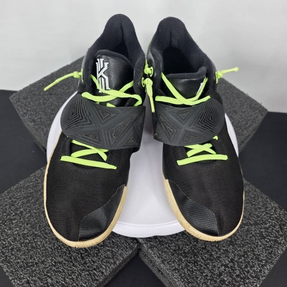 Nike Kyrie Low 2 Black Metallic Silver Cyber BQ3060-001 Men's 11 Shoes Sneakers - Picture 7 of 9